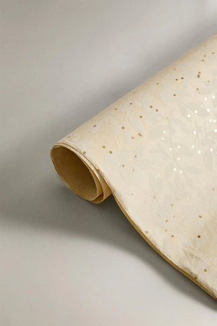 Бумага для упаковки подарков с изображением падуба и блестящих точек ZARA- Заказать в России