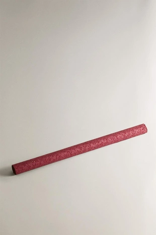 Бумажная упаковка с изображением омелы для рождественских подарков