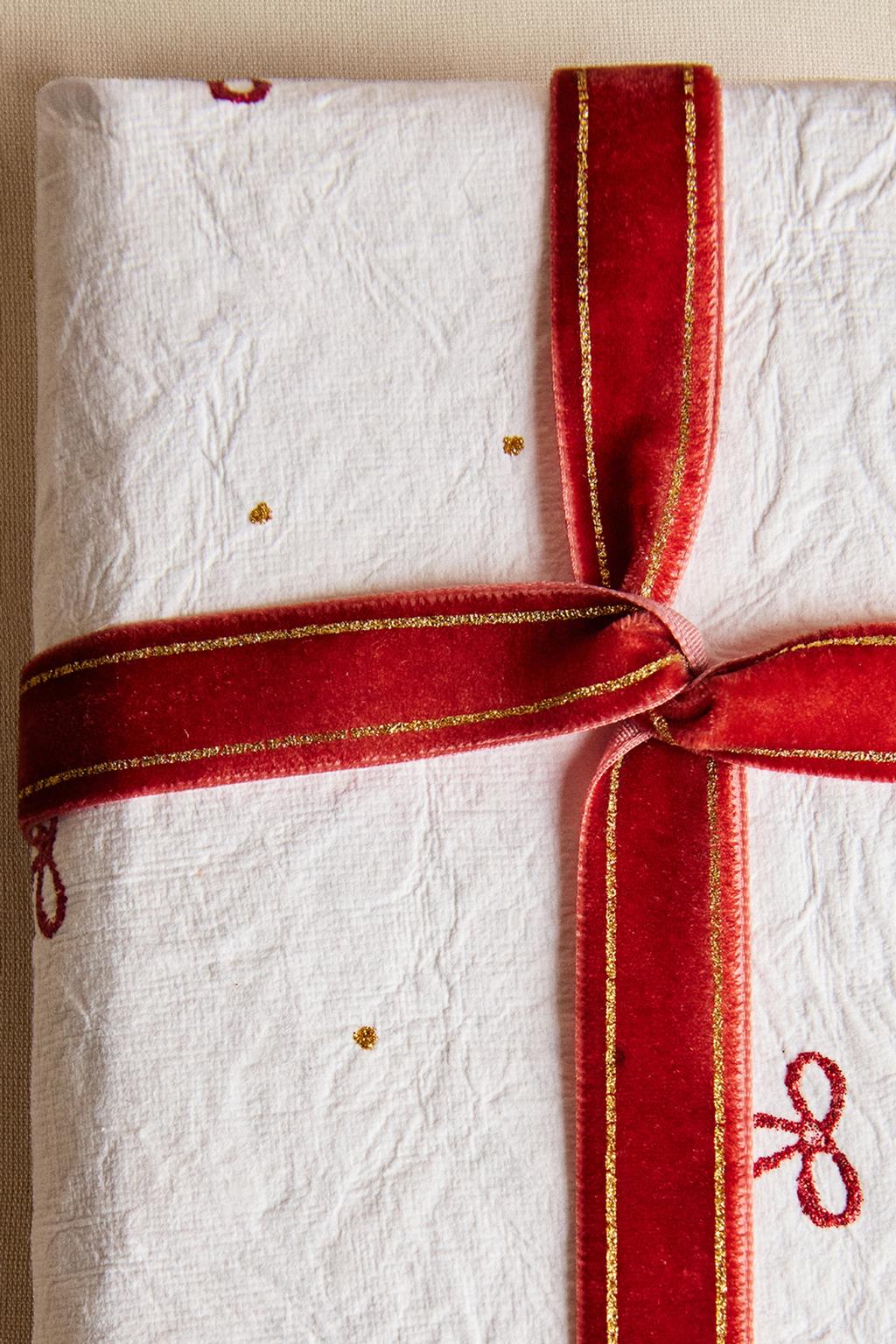 Бархатная лента для новогодних подарков zara