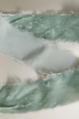 Ленточка из дарящего бархата со зазубренными краями на рождество- Заказать в России