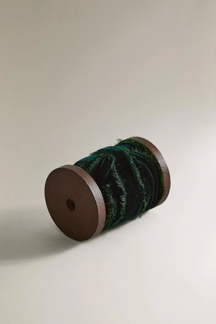 Лента из замши FRAYED VELVET CHRISTMAS GIFT- Заказать в России