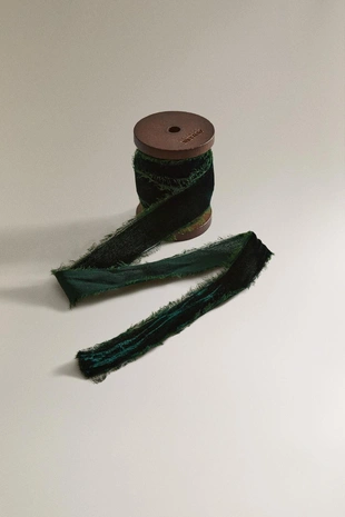 Лента из замши FRAYED VELVET CHRISTMAS GIFT- Заказать в России