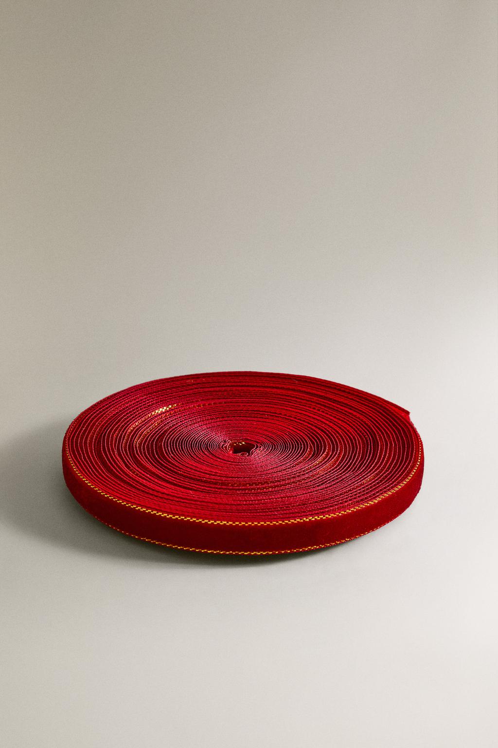 Ленточка для новогодних подарков с металлическим краем