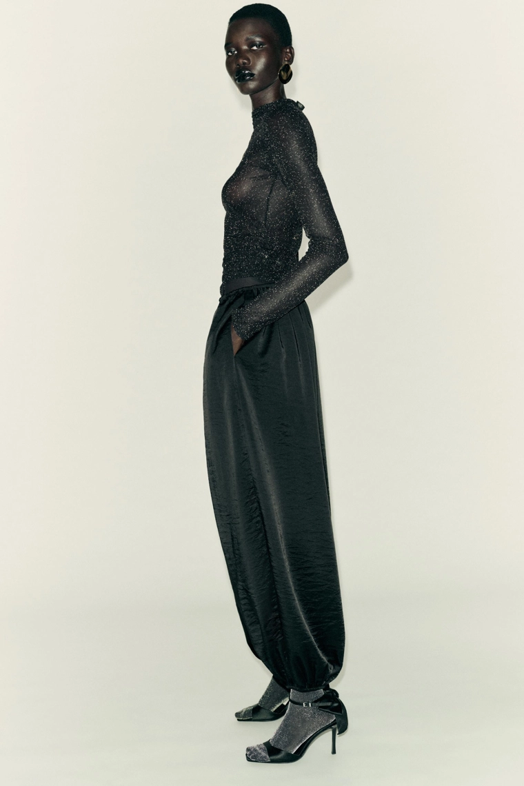 Топ с металлическими нитями