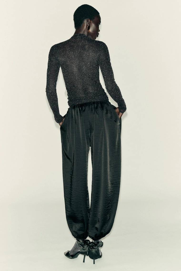 Топ с металлическими нитями