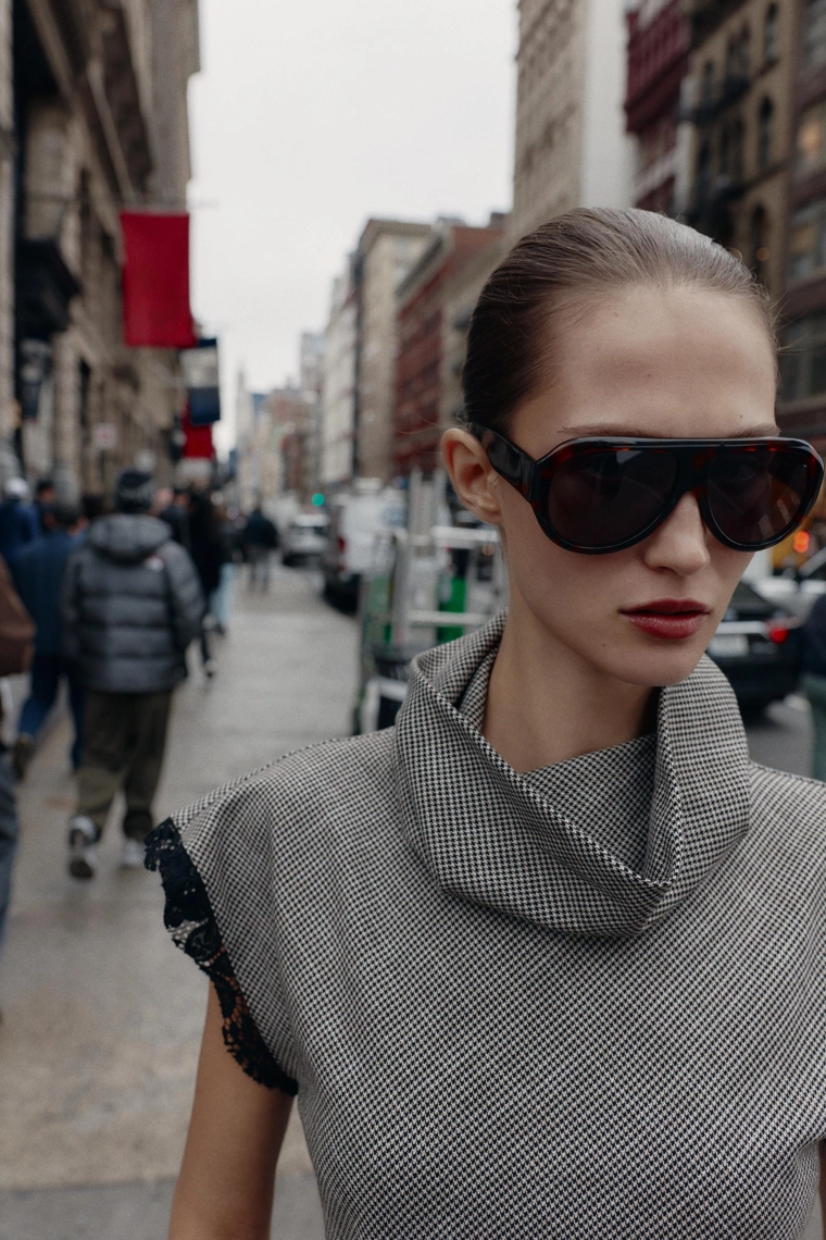 Топ с узором пепельница из кружева