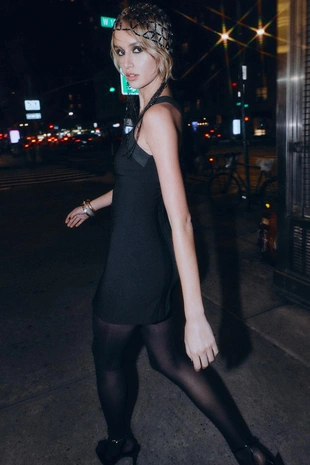 Приталенное мини-платье- Заказать в России