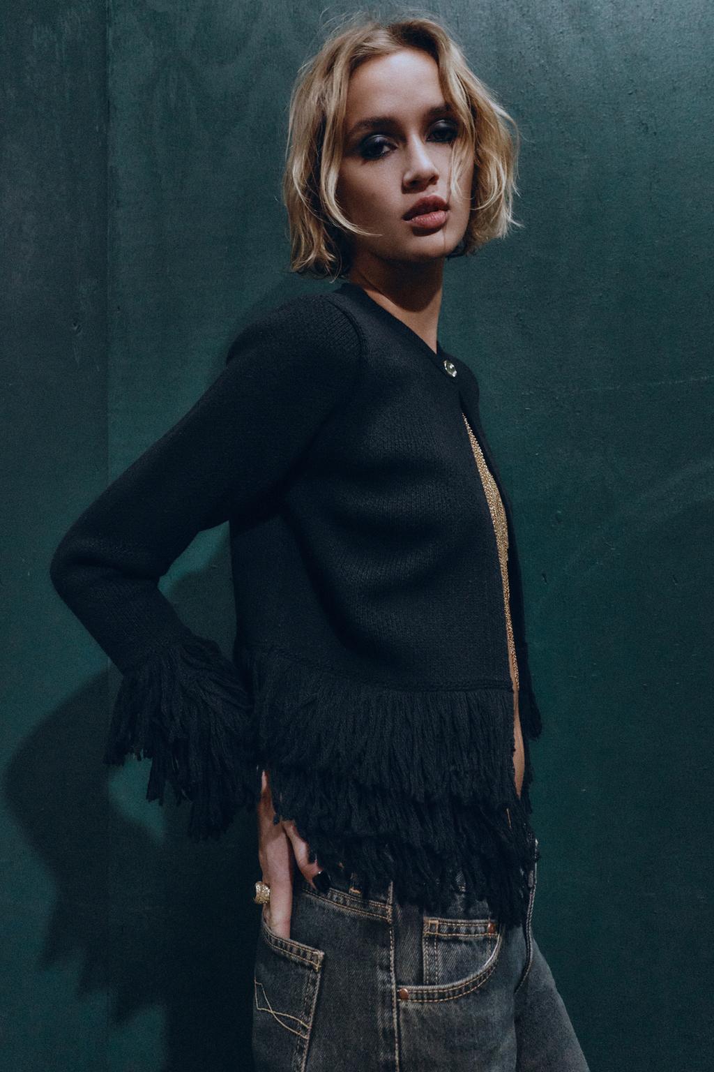 ВЯЗАНЫЙ КАРДИГАН С БАХРОМОЙ