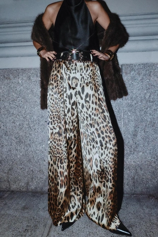 Атласные широкие брюки с ремнем- Заказать в России