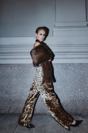 Атласные широкие брюки с ремнем- Заказать в России