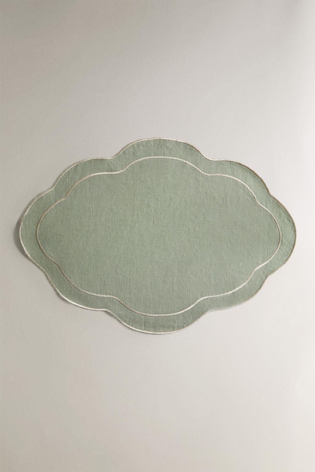 Льняная рождественская подставка с деталями из ниток