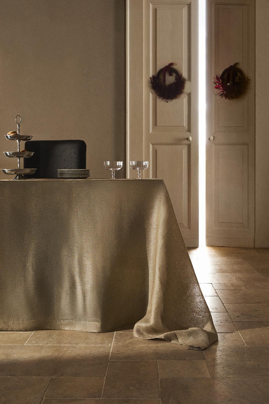 Льняная рождественская скатерть с металлической нитью