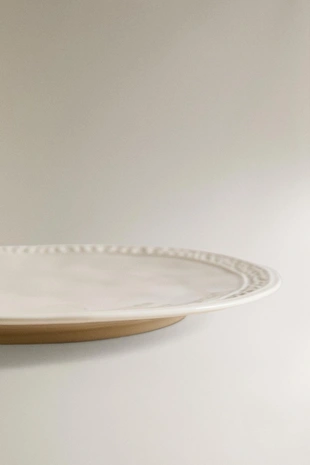 Сырница из каменной керамики с рельефом- Заказать в России