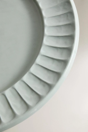 Металлическое сервировочное блюдо круглой формы- Заказать в России