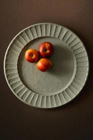 Металлическое сервировочное блюдо круглой формы- Заказать в России