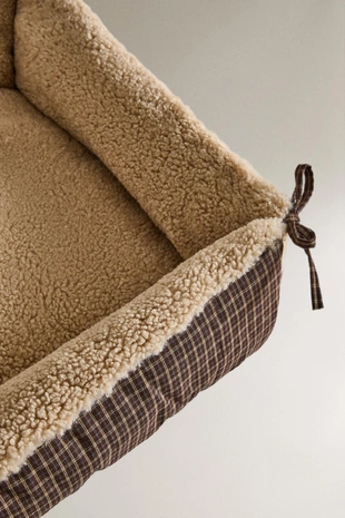 Постель для питомцев в клетчатом дизайне- Заказать в России