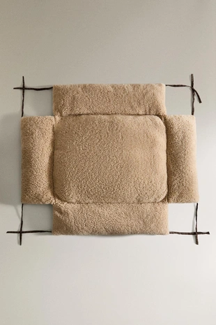 Постель для питомцев в клетчатом дизайне- Заказать в России