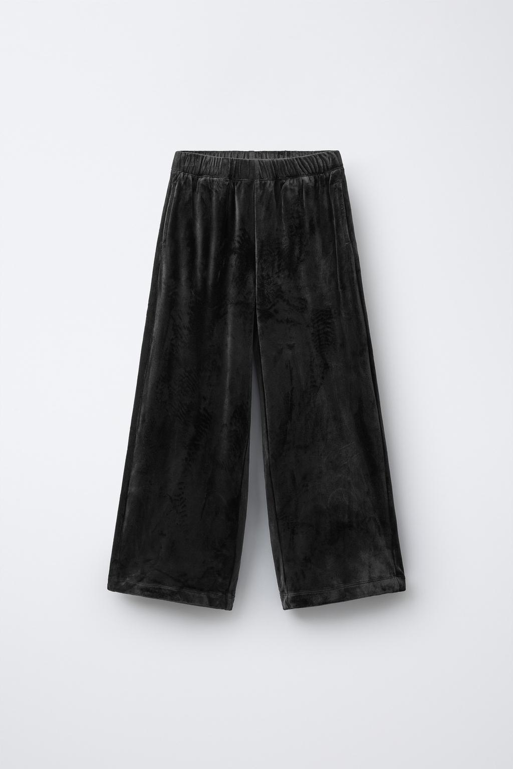 Костюм с капюшоном и широкими брюками из вельвета