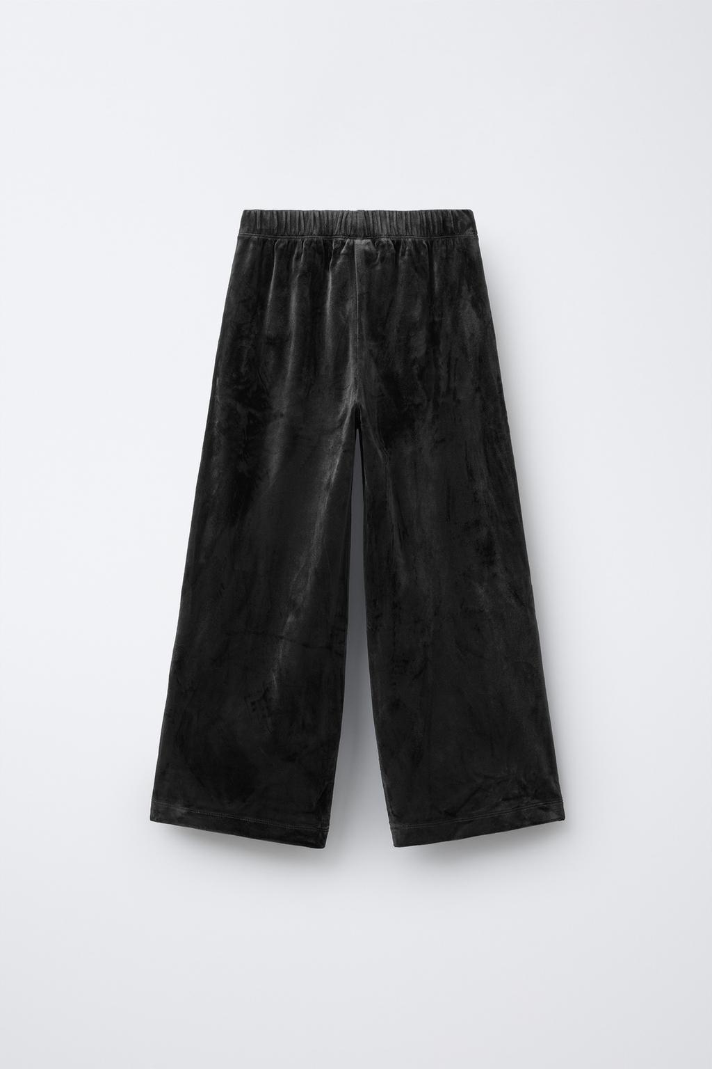 Костюм с капюшоном и широкими брюками из вельвета