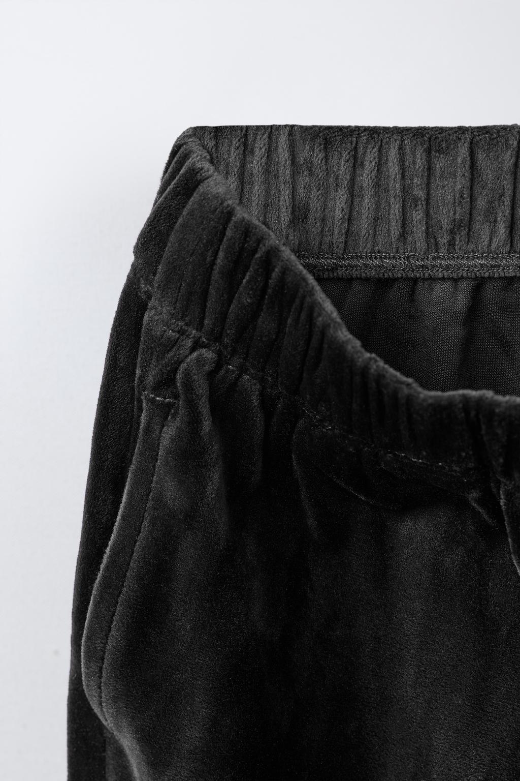 Костюм с капюшоном и широкими брюками из вельвета