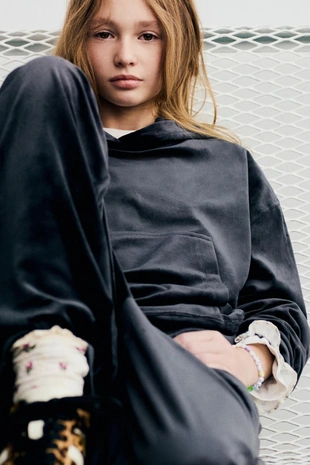 Костюм с капюшоном и широкими брюками из вельвета- Заказать в России