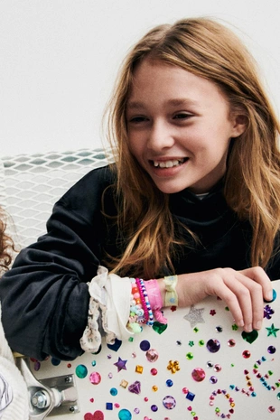 Костюм с капюшоном и широкими брюками из вельвета- Заказать в России