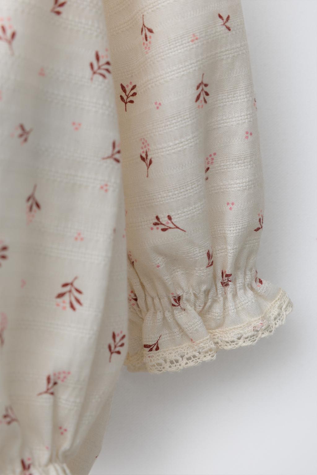 БОДИ С ЦВЕТОЧНЫМ КРУЖЕВОМ