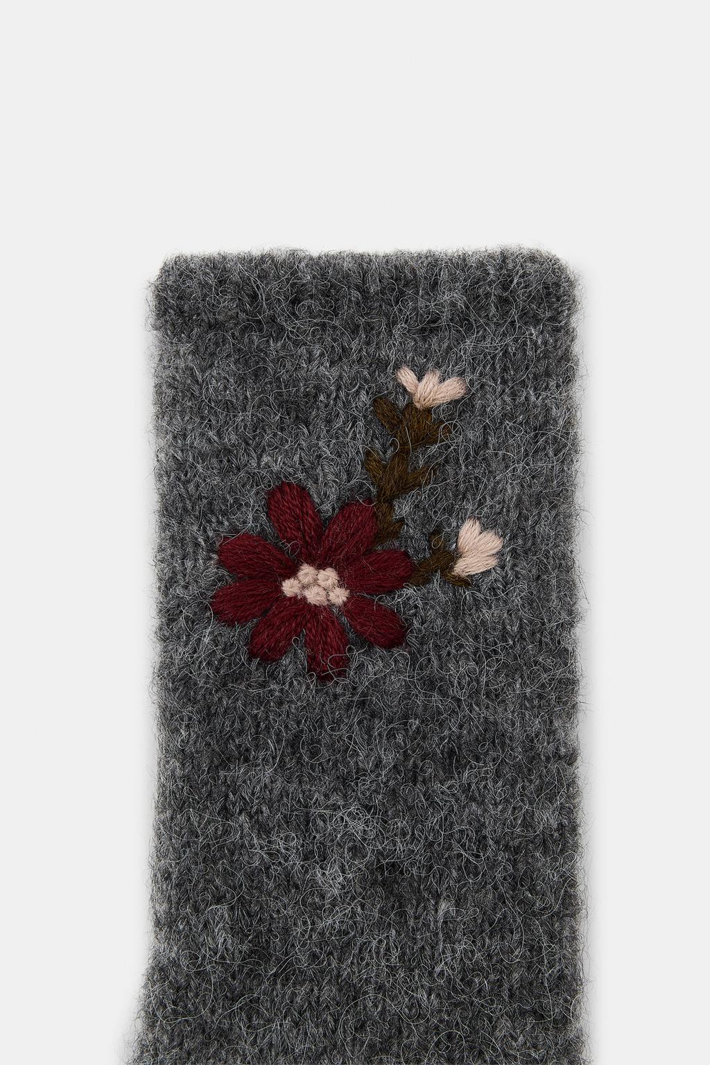 НОСКИ С ЦВЕТОЧНОЙ ВЫШИВКОЙ