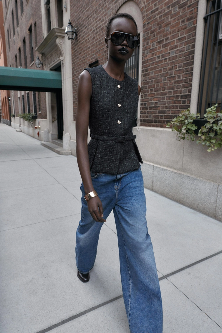 Жилет с притачным поясом из металлической нити