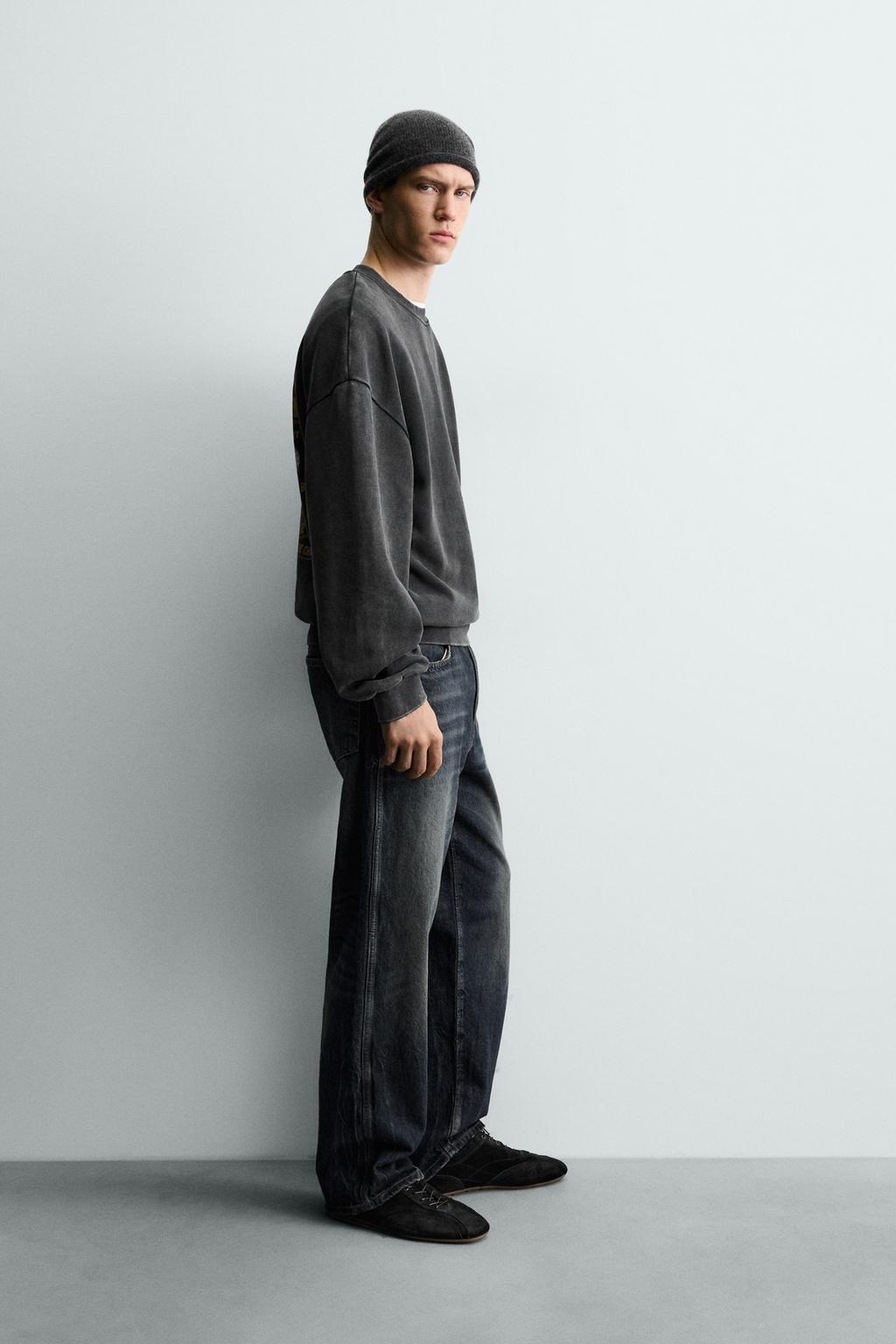 ТОЛСТОВКА С ЭФФЕКТОМ ПОТЕРТОСТИ И НАДПИСЬЮ