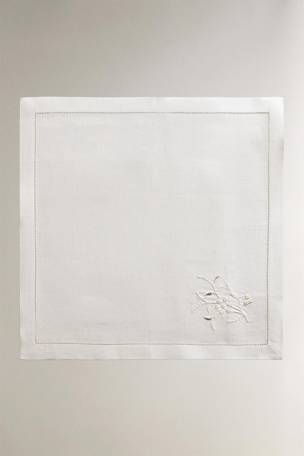 Набор льняных рождественских салфеток с цветочной вышивкой (набор из 2)