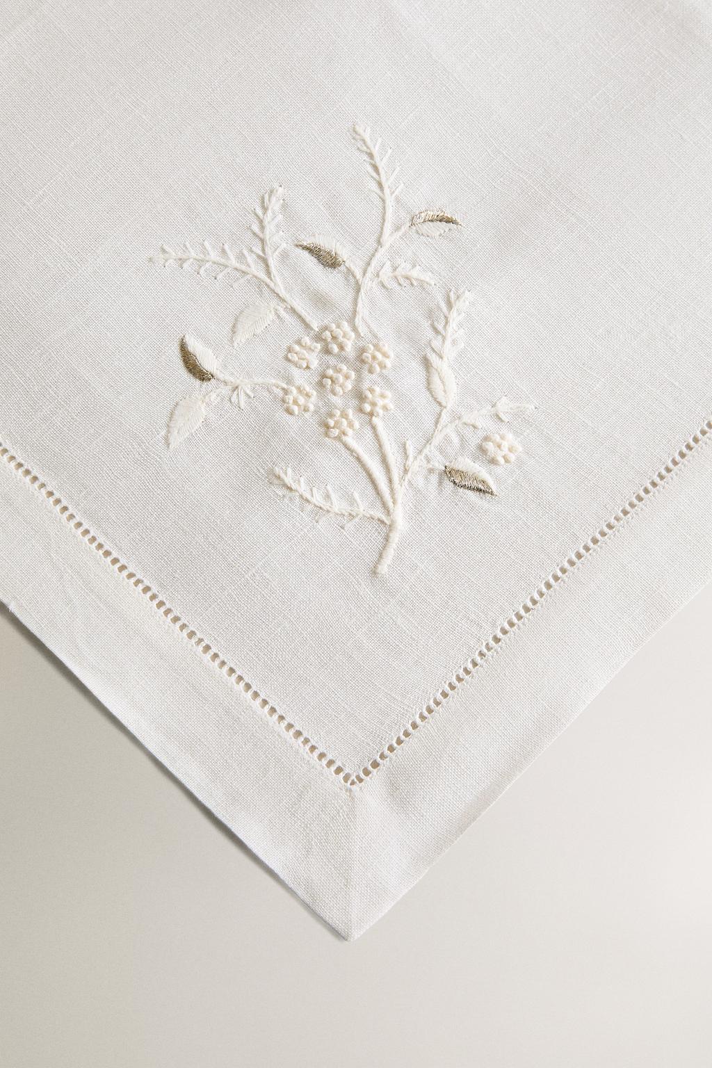 Набор льняных рождественских салфеток с цветочной вышивкой (набор из 2)