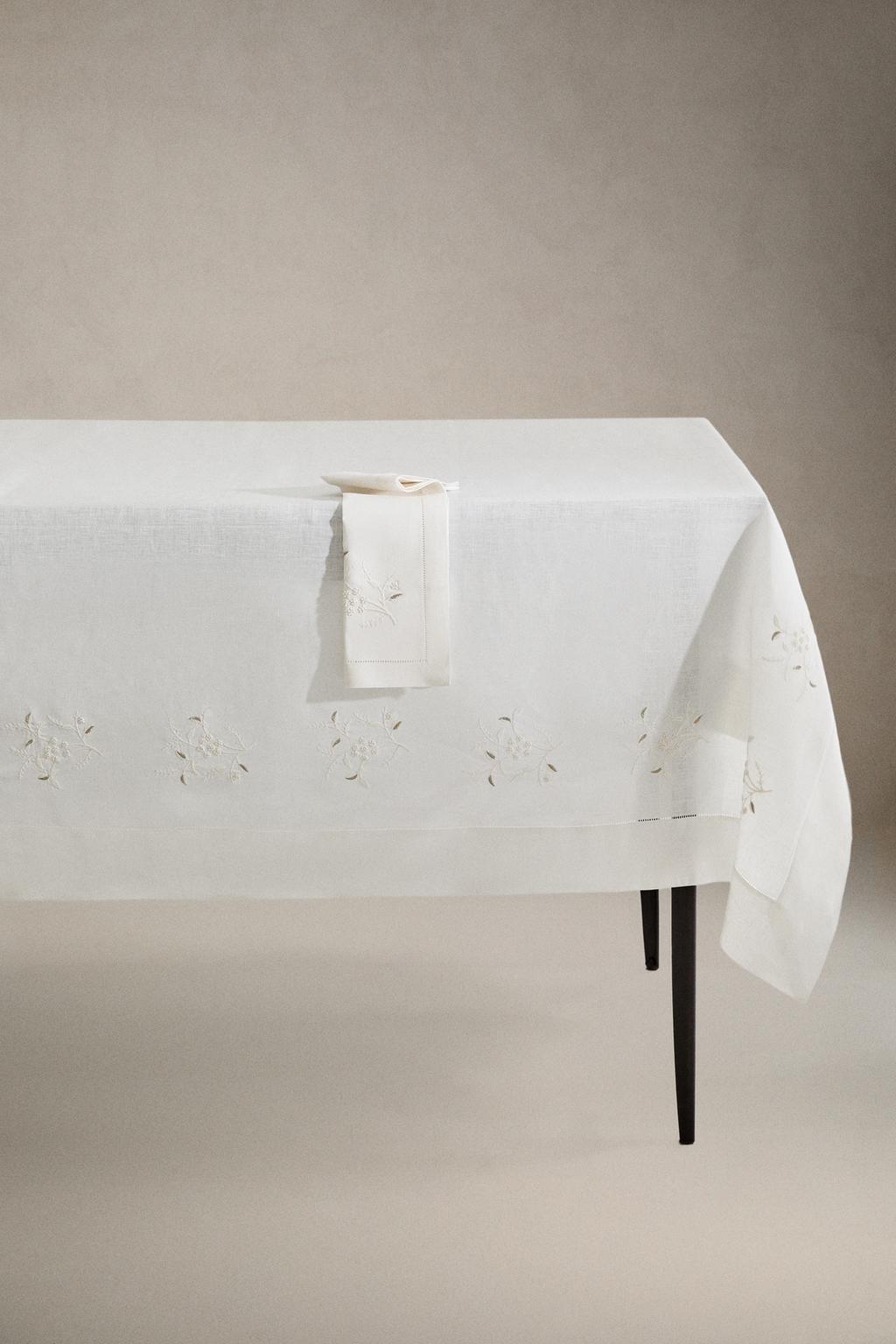 Льняная рождественская скатерть с цветочной вышивкой
