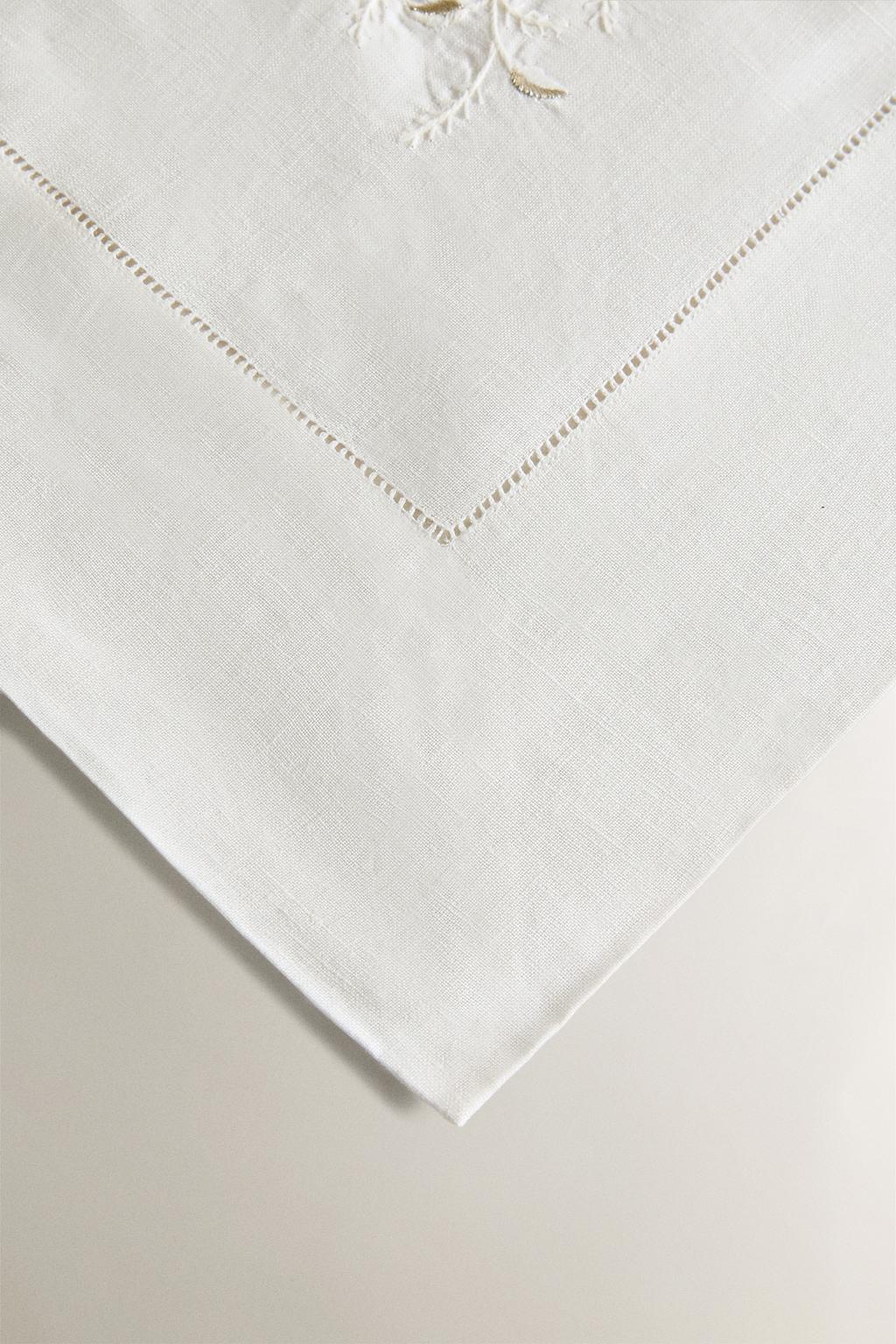 Льняная рождественская скатерть с цветочной вышивкой