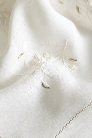 Льняная рождественская скатерть с цветочной вышивкой- Заказать в России