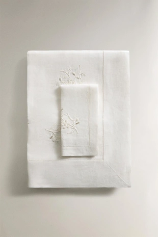 Льняная рождественская скатерть с цветочной вышивкой- Заказать в России