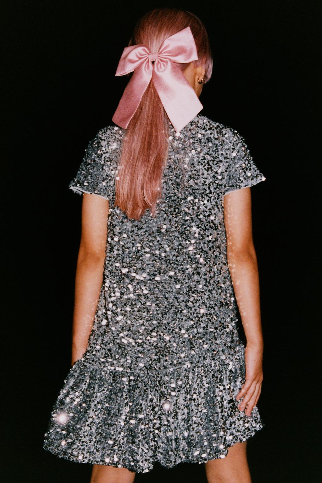 ПЛАТЬЕ С ВОЛАНАМИ И ПАЙЕТКАМИ