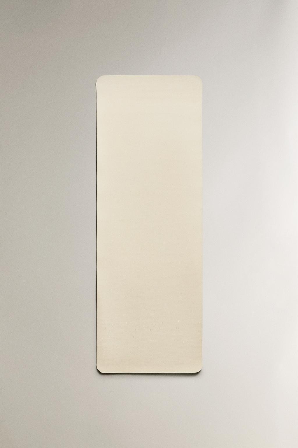 Коврик для йоги с кожаным ремешком