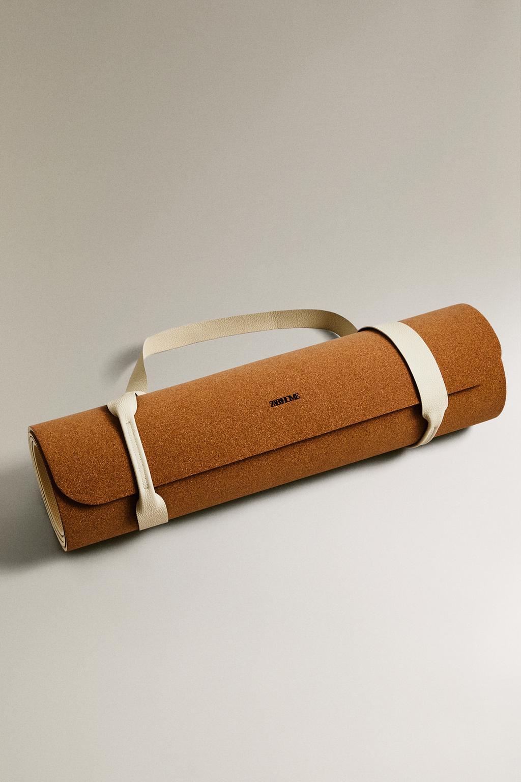 Коврик для йоги с кожаным ремешком