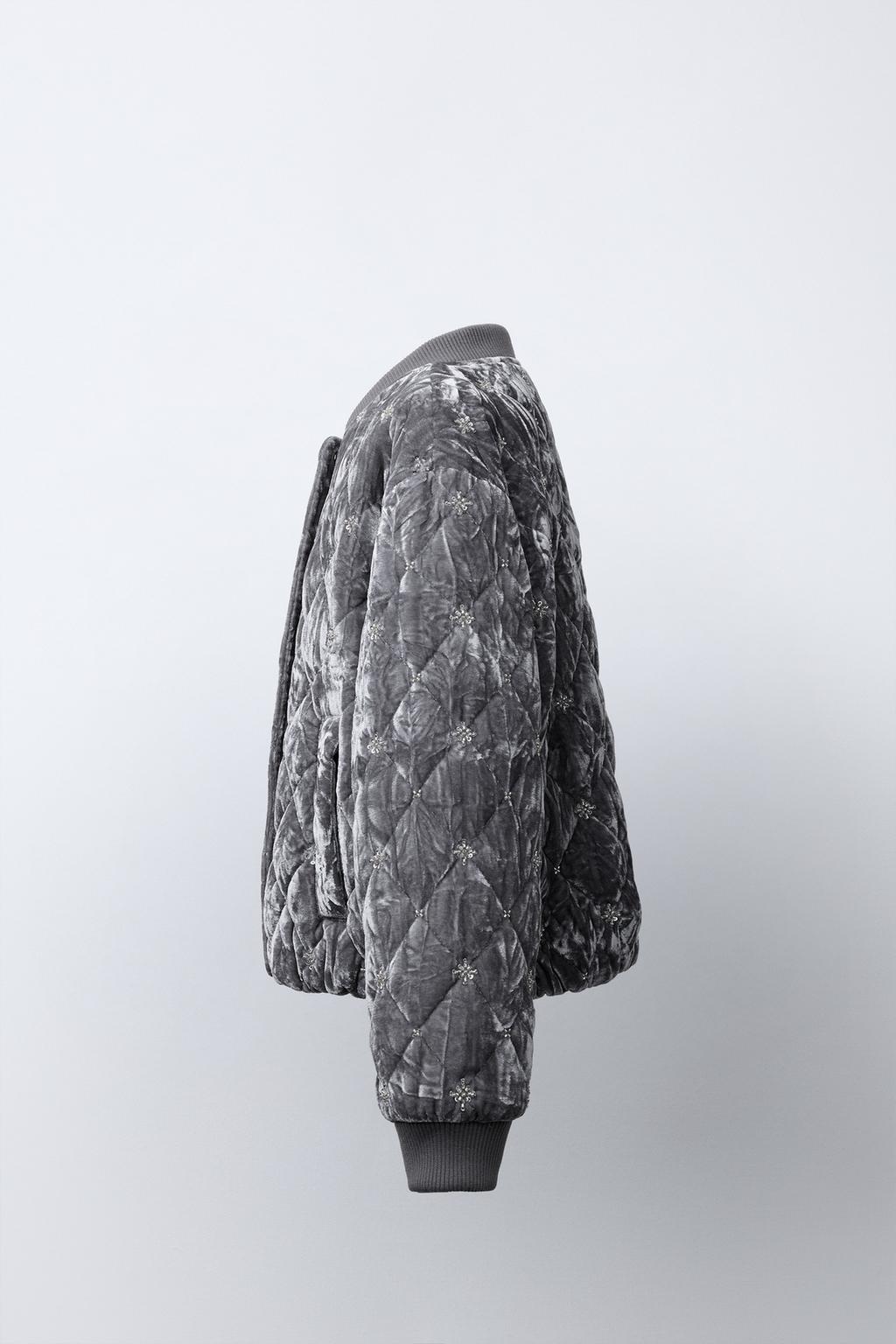 ВЕЛВЕТОВЫЙ БОМБЕР С УКРАШЕНИЯМИ