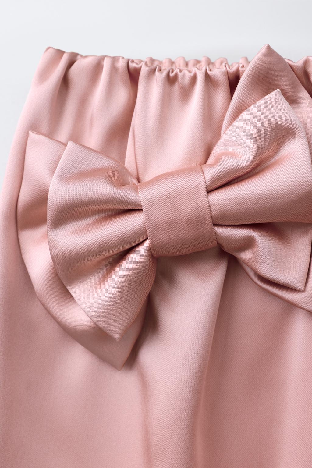 АТЛАСНАЯ ЮБКА-ШОРТЫ С БАНТОМ