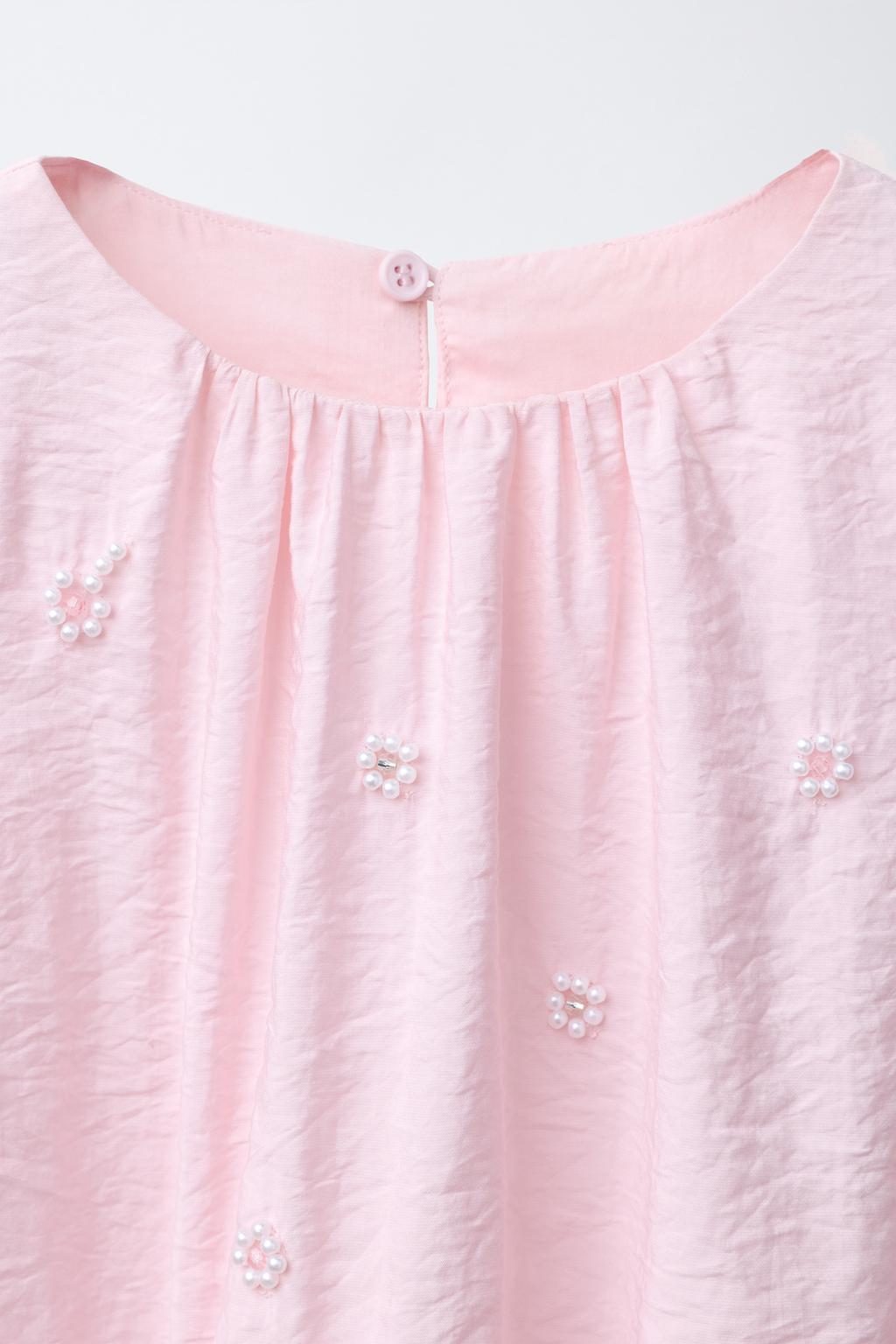 АТЛАСНАЯ БЛУЗКА С ЖЕМЧУГОМ