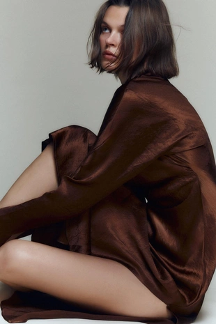 Платье миди с эффектом мятой ткани и складками- Заказать в России