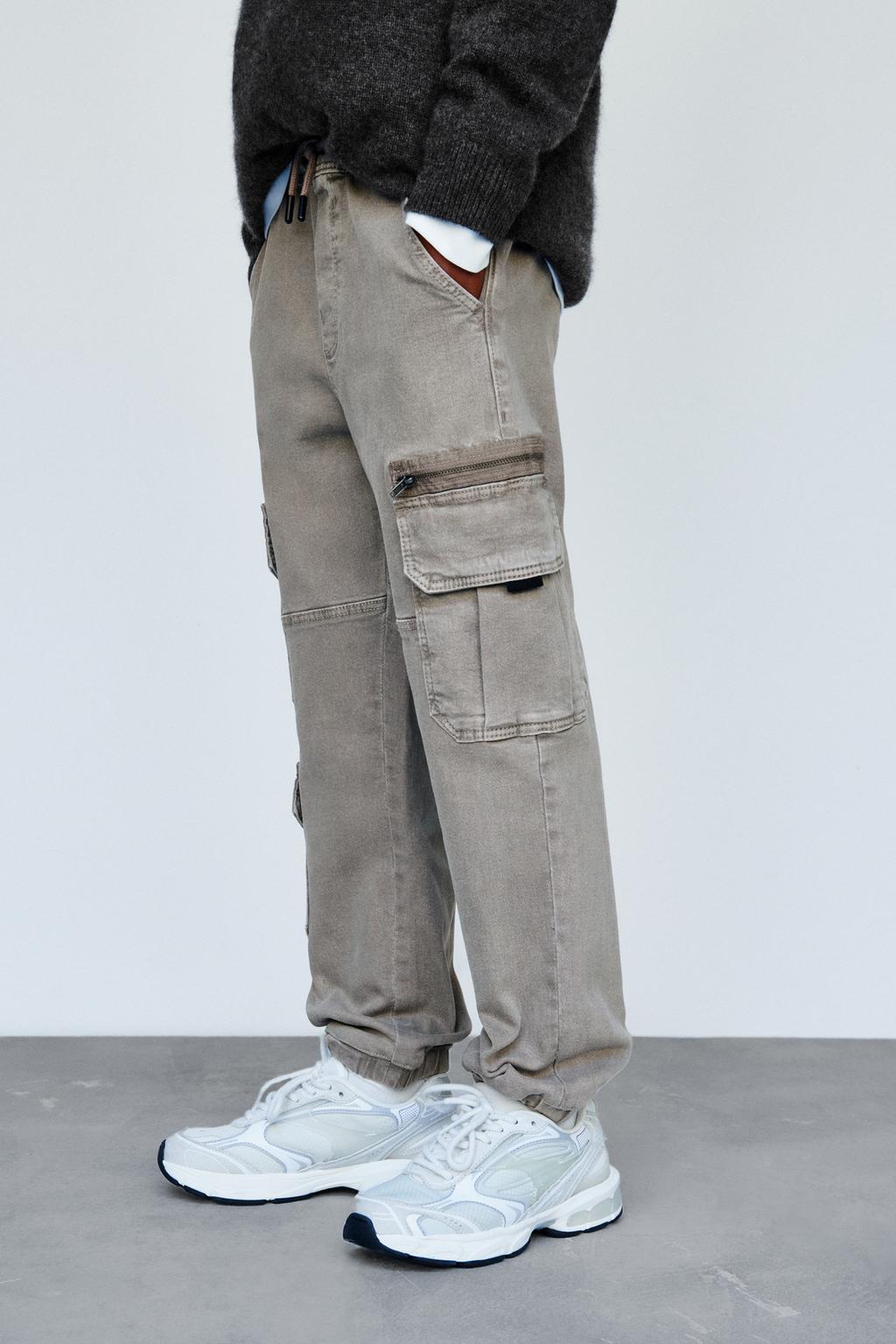 ЭЛАСТИЧНЫЕ БРЮКИ-ДЖОГГЕРЫ С КАРМАНАМИ