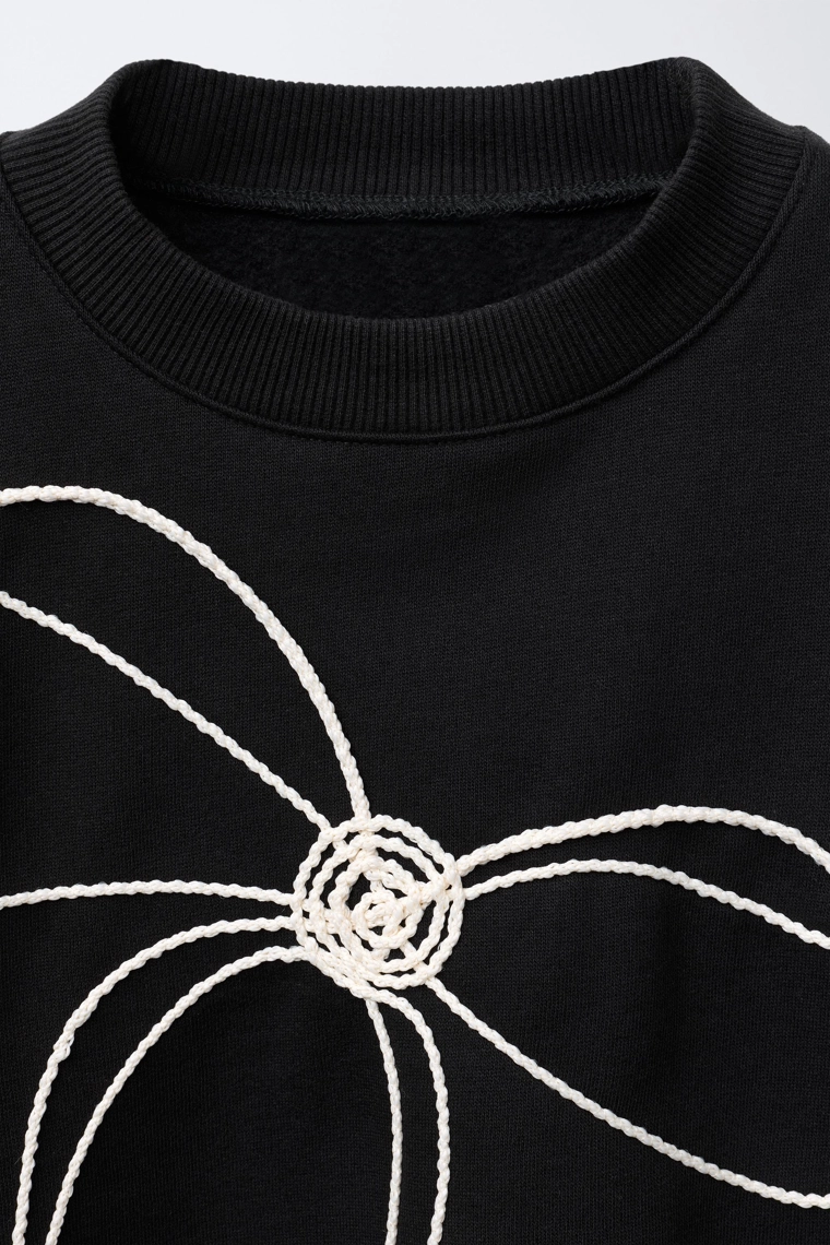 Свитшот с бантом и шнурком