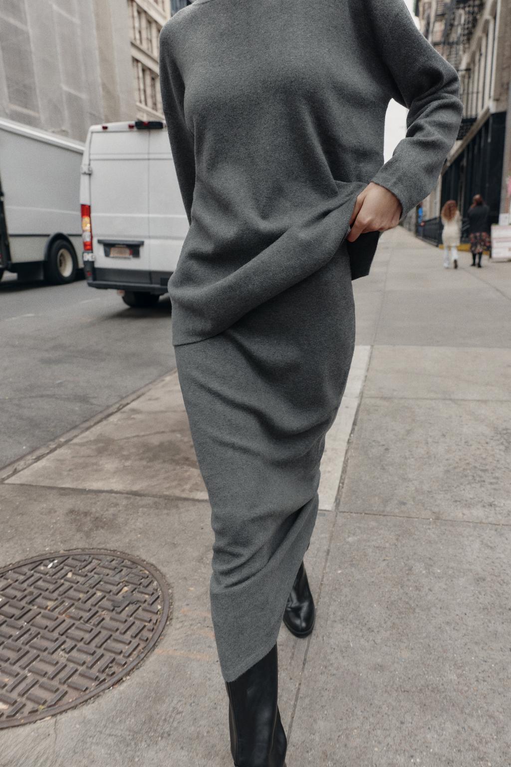 ОДНОТОННАЯ ТРИКОТАЖНАЯ ЮБКА МИДИ ИЗ МЯГКОЙ ТКАНИ