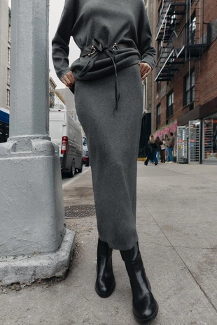 Однотонная трикотажная юбка миди из мягкой ткани- Заказать в России