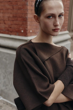 Вязаный джерси с воротником на лацканах- Заказать в России