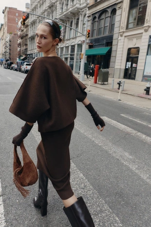 Вязаный джерси с воротником на лацканах- Заказать в России