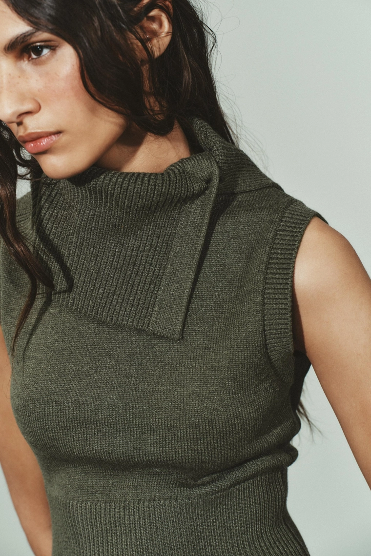 Топ с воротником под пиджак